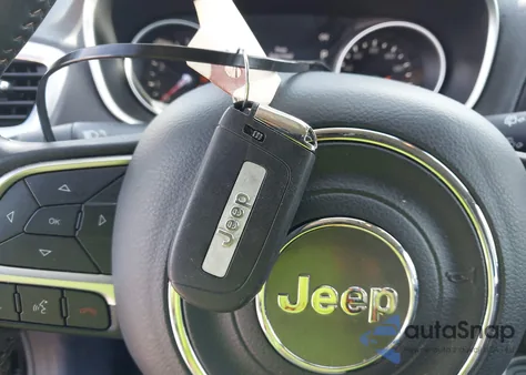 2018 Jeep Compass Latitude 4X4 from USA, damaged, VIN 3C4NJDBB7JT435935